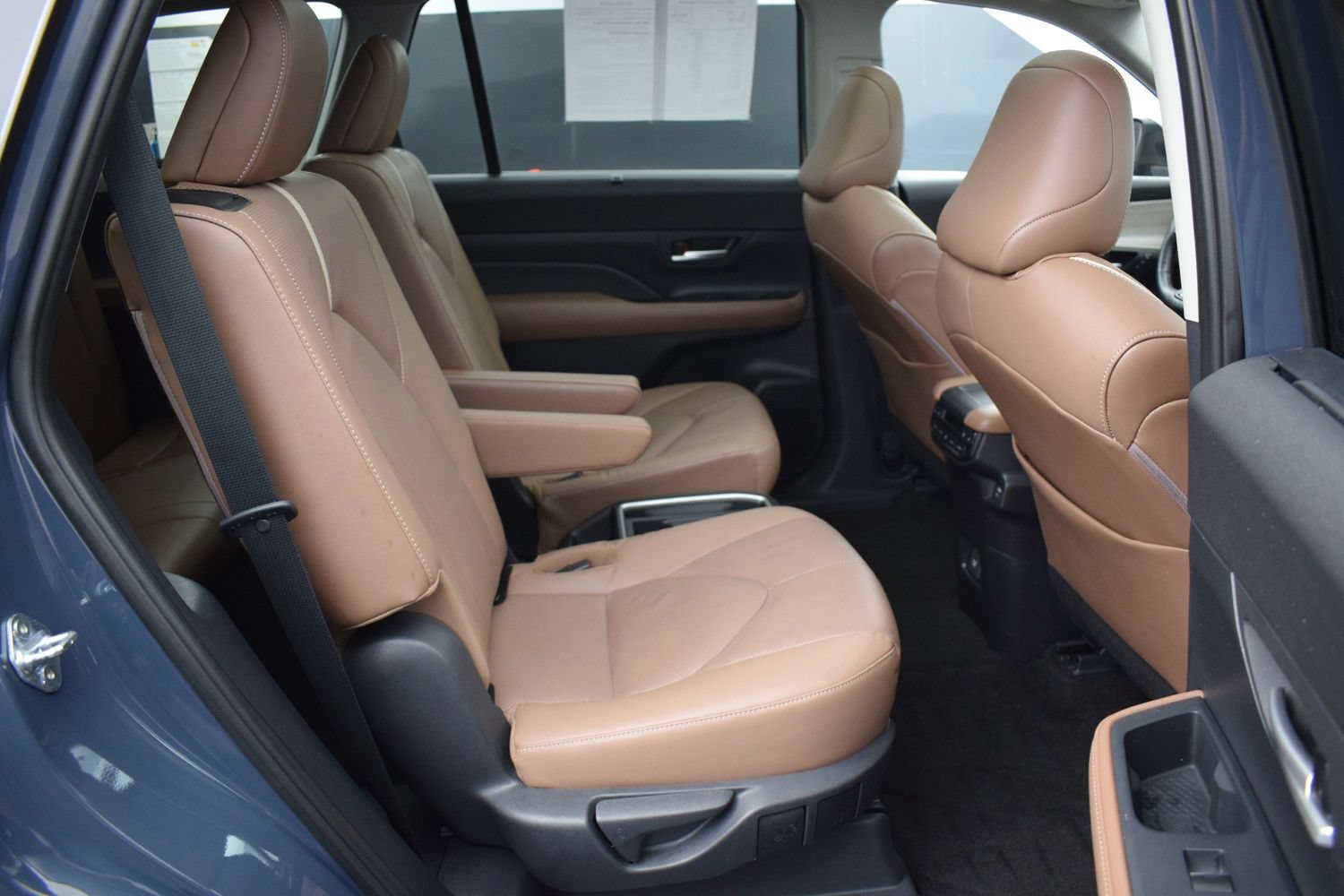 Used 2025 Toyota Grand Highlander AWD image 11