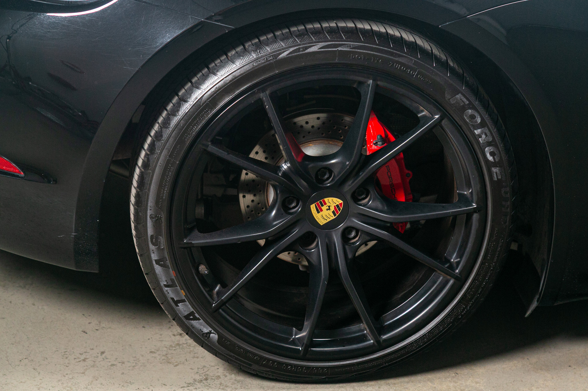 Used 2018 Porsche 718 Boxster Roadster w/ Sport Chrono Package image 18