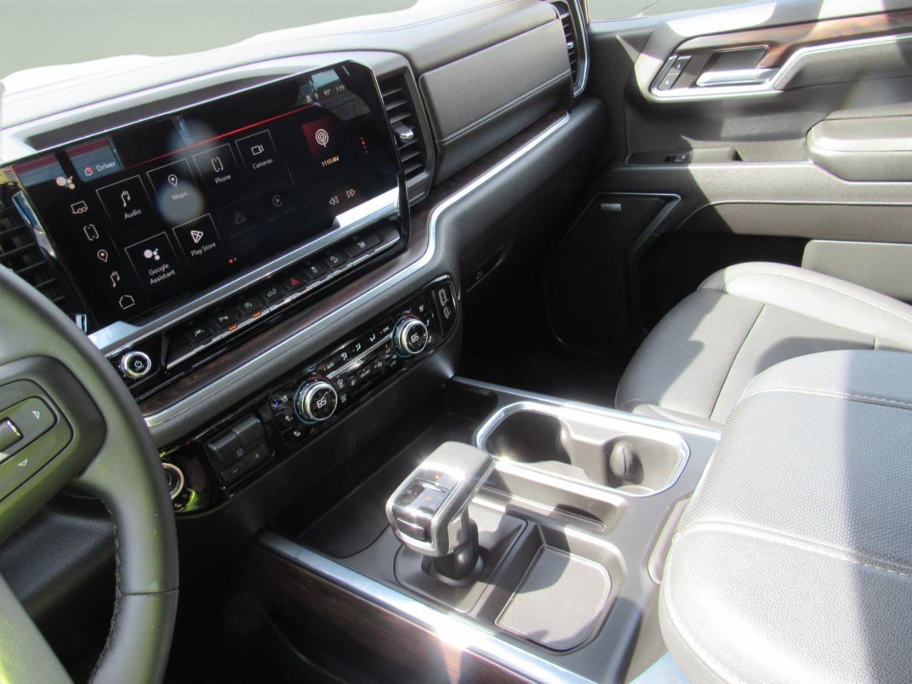 Used 2023 GMC Sierra 1500 SLT w/ SLT Premium Plus Package AWD/4WD image 34