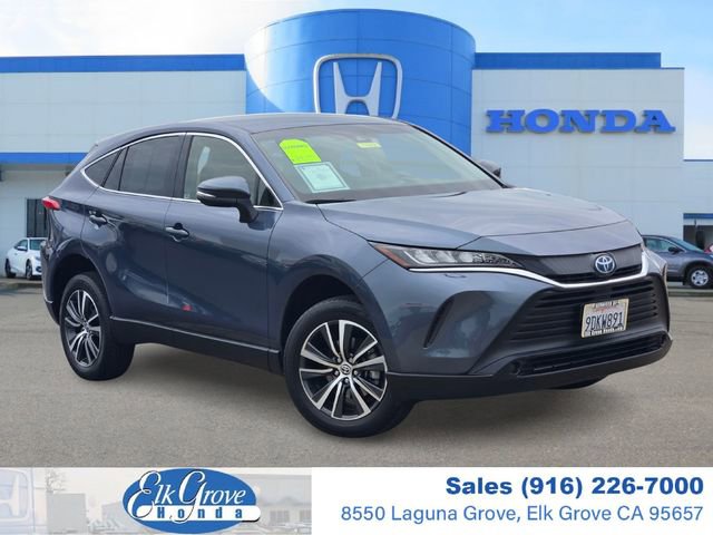 Used 2022 Toyota Venza LE image 1