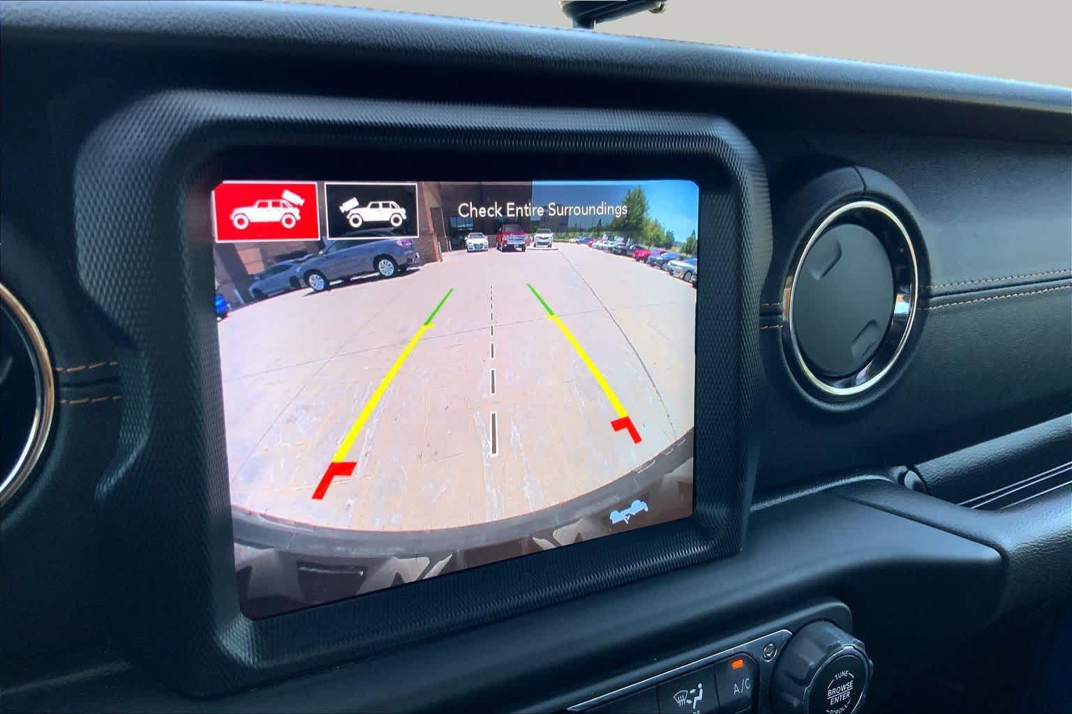 Used 2022 Jeep Wrangler Unlimited Sahara AWD/4WD image 25