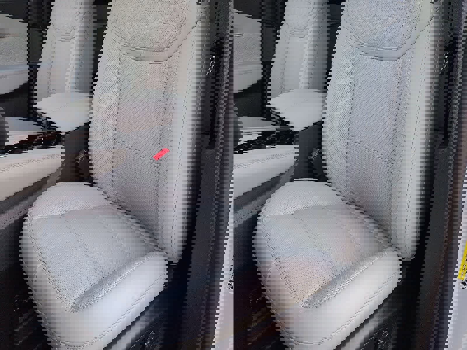 Used 2026 Ford Explorer Platinum w/ LUX Leather Package image 17