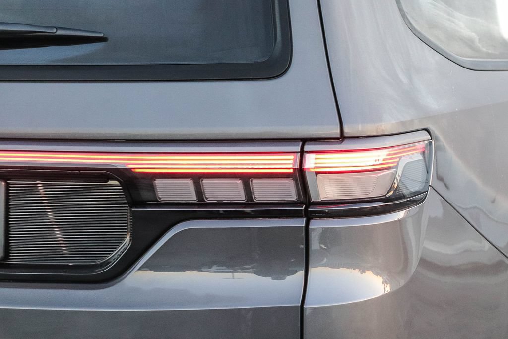New 2026 Jeep Grand Wagoneer L Summit AWD/4WD image 10