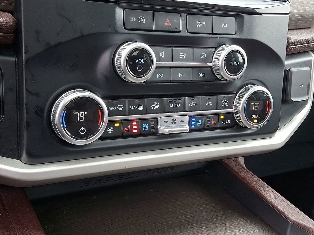 Used 2024 Ford Expedition Limited image 17