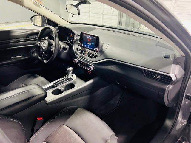 Used 2025 Nissan Altima 2.5 S FWD image 29