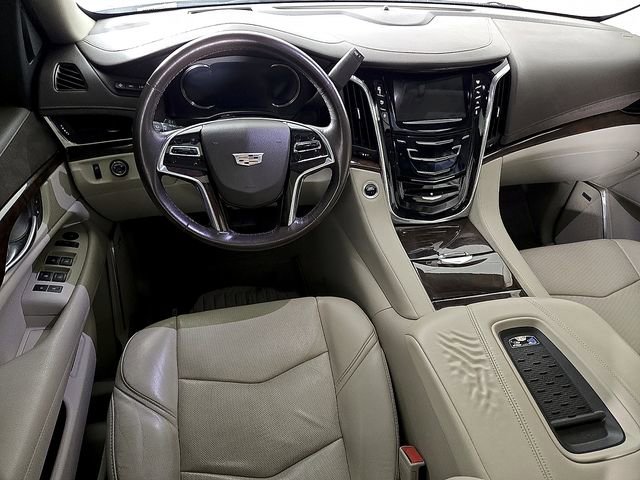 Used 2016 Cadillac Escalade Luxury image 13