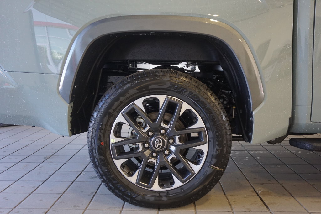 New 2026 Toyota Tundra Limited AWD/4WD image 34