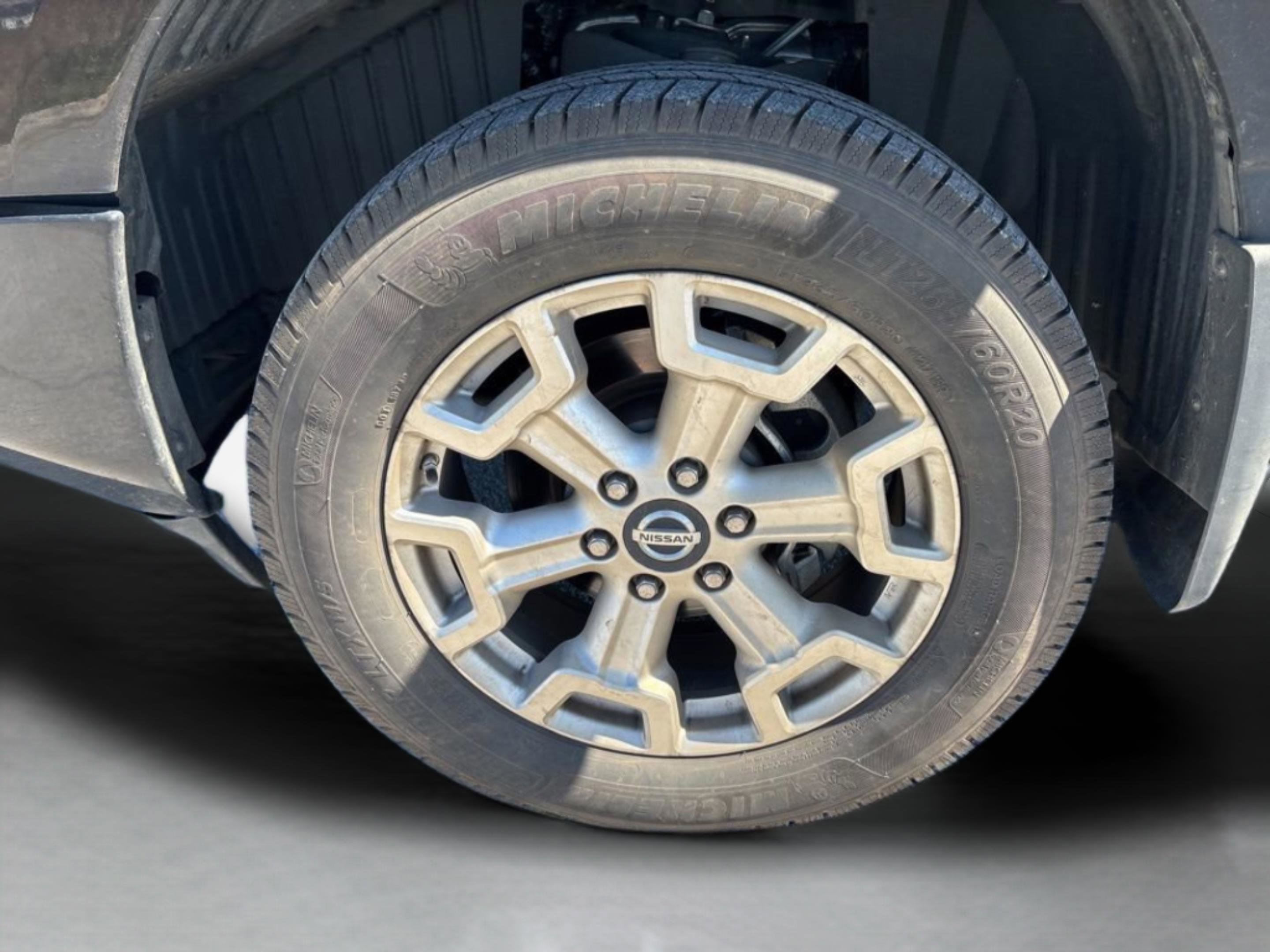 Used 2020 Nissan Titan SV w/ SV Convenience Package image 44