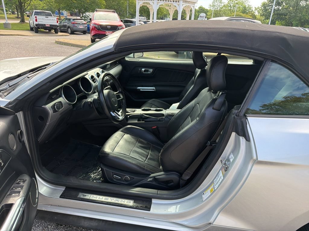 Used 2018 Ford Mustang Premium RWD image 12