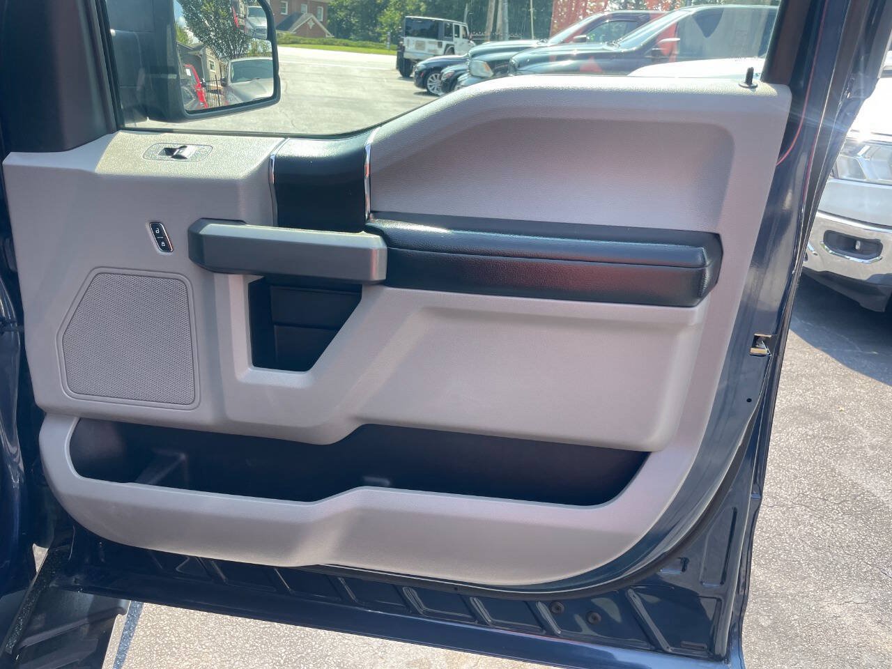Used 2018 Ford F150 XLT AWD/4WD image 23