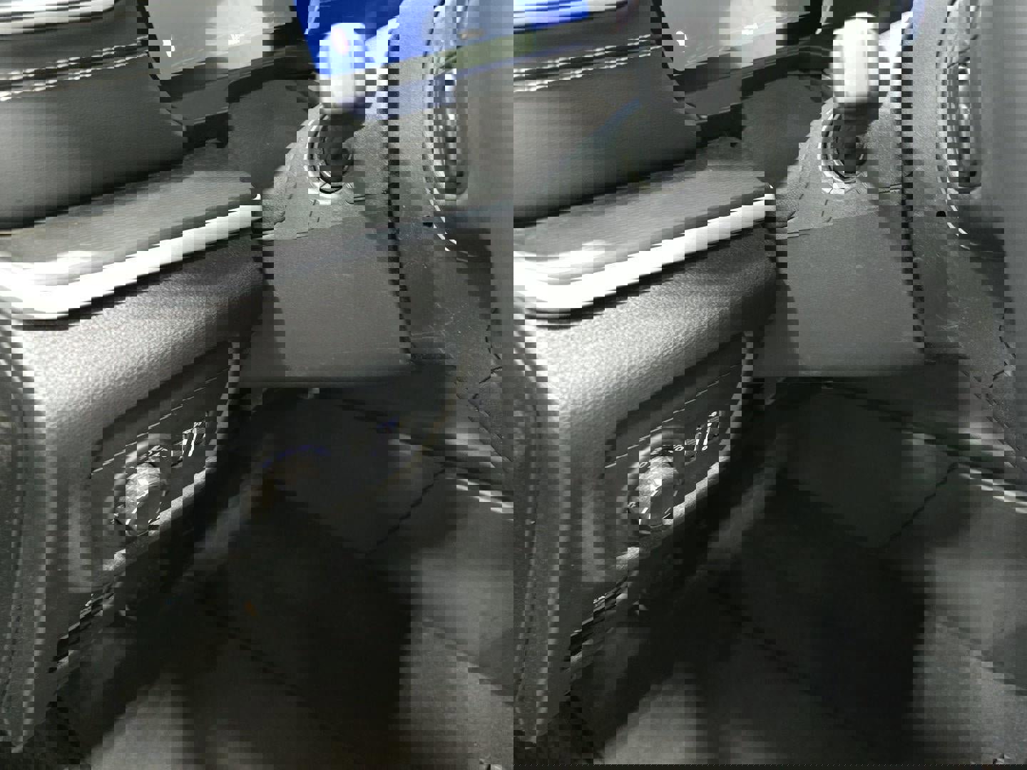 Used 2024 Jeep Grand Cherokee Altitude image 10