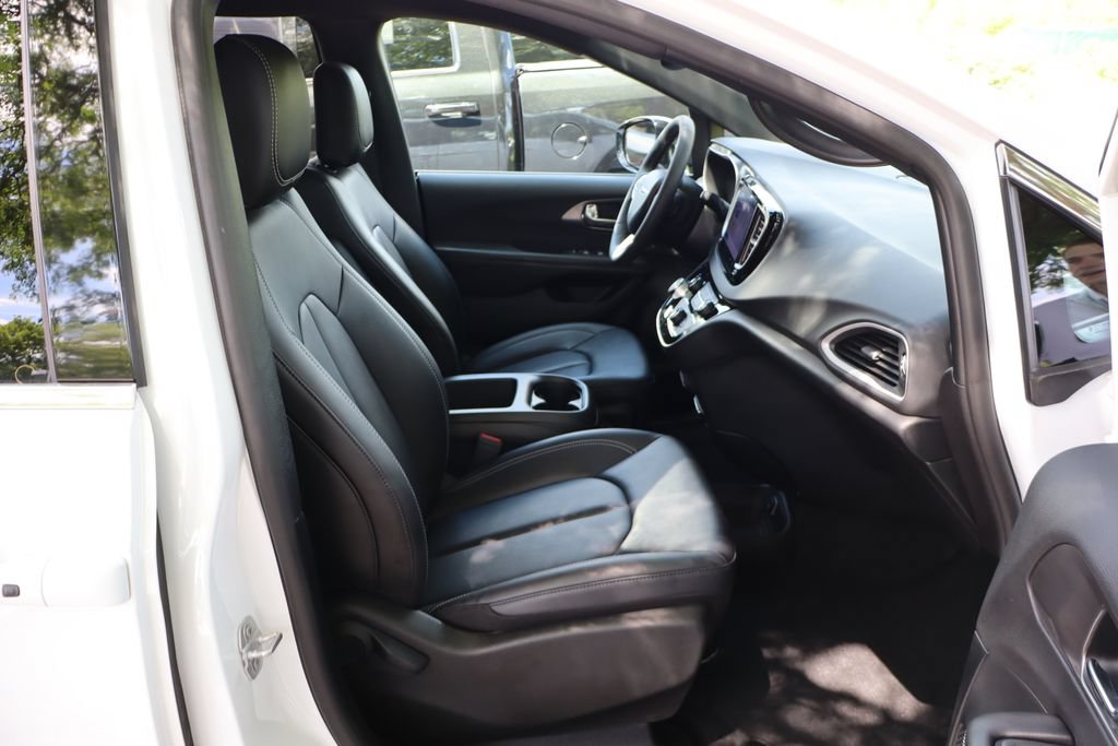 Used 2026 Chrysler Pacifica Select FWD image 50