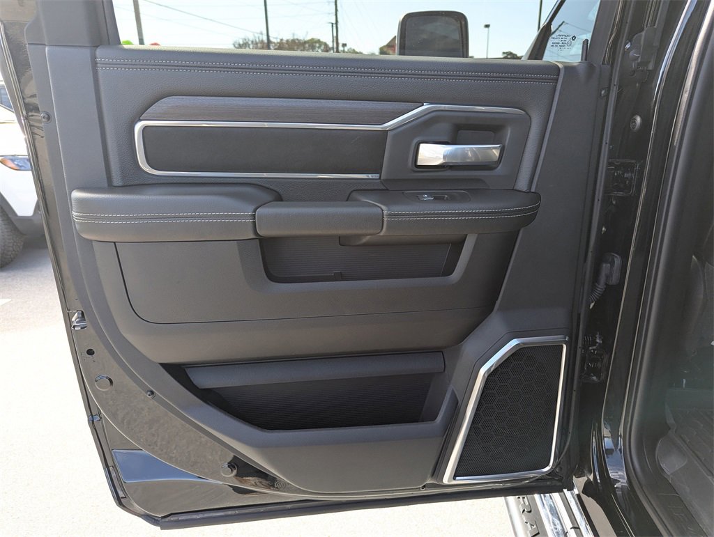 Used 2025 RAM 2500 Laramie w/ Sport Appearance Package image 29