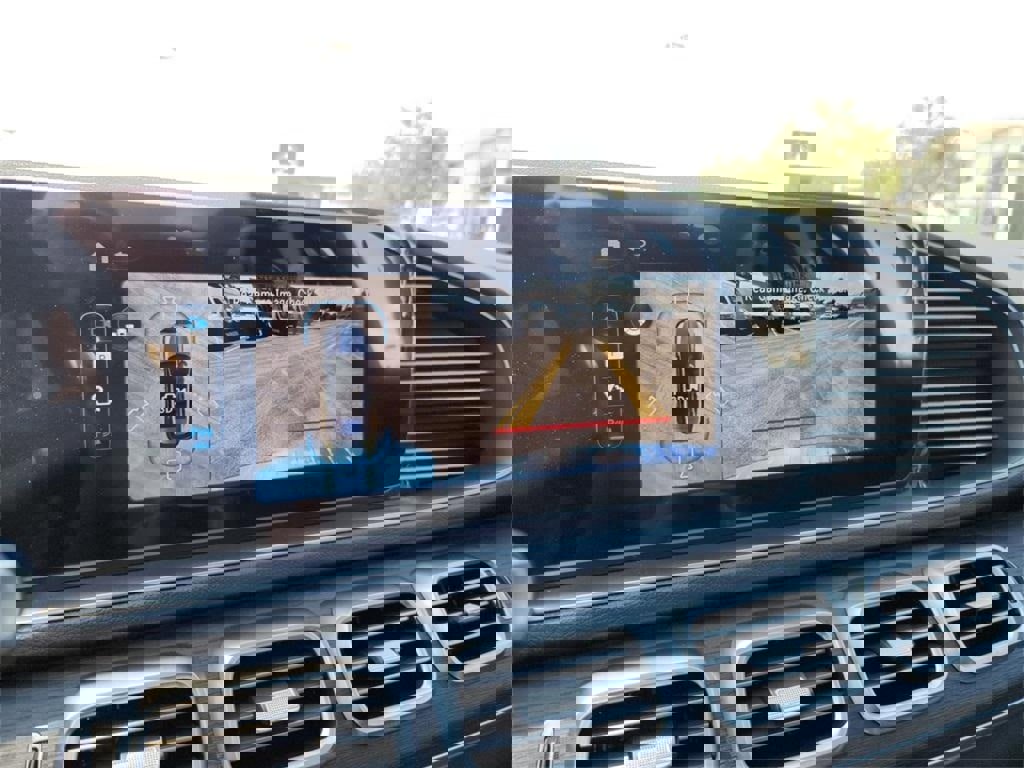 New 2025 Mercedes-Benz GLE 450e 4MATIC image 18