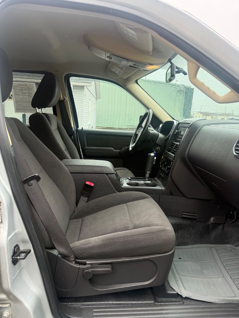 Used 2010 Ford Explorer Sport Trac XLT image 16