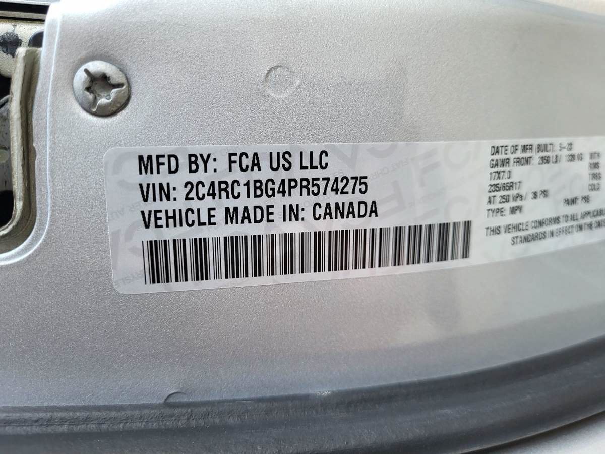 Used 2023 Chrysler Pacifica Touring-L FWD image 30