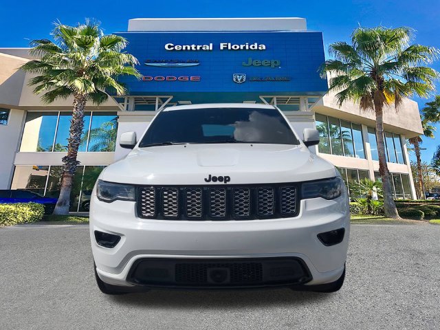 Used 2022 Jeep Grand Cherokee Laredo X RWD image 3