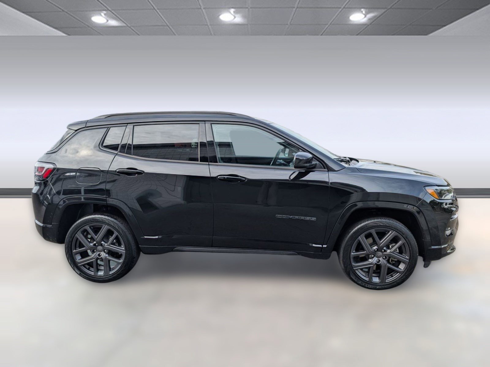 Used 2024 Jeep Compass Limited w/ High Altitude Package image 8