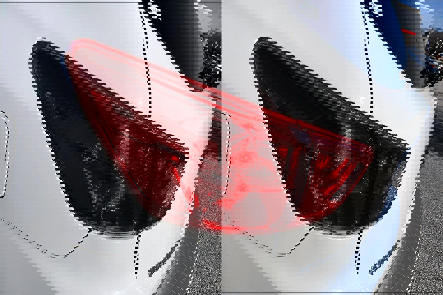 Used 2018 Nissan Pathfinder SV image 27