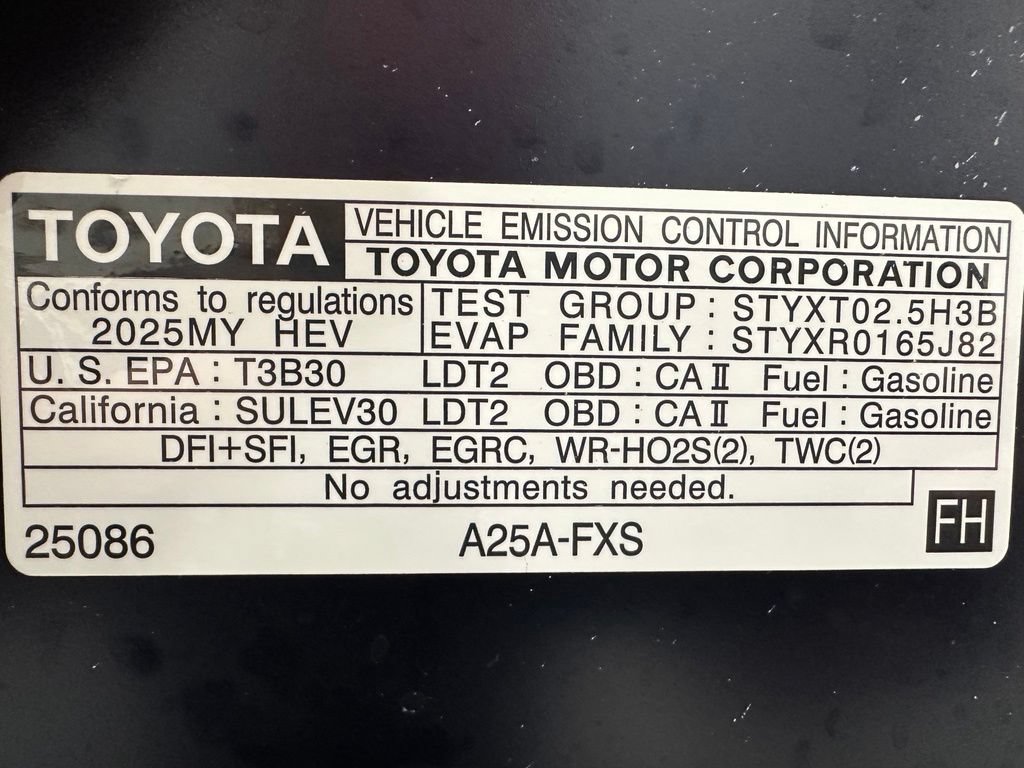 Used 2025 Toyota RAV4 XLE AWD/4WD image 69
