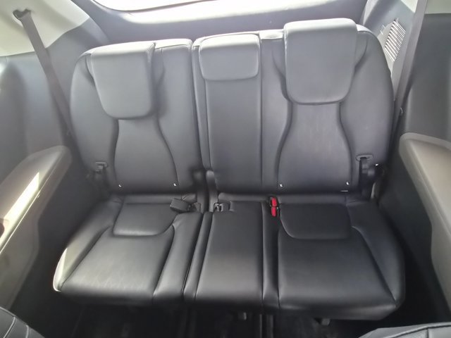 Used 2025 Kia Carnival FWD image 27