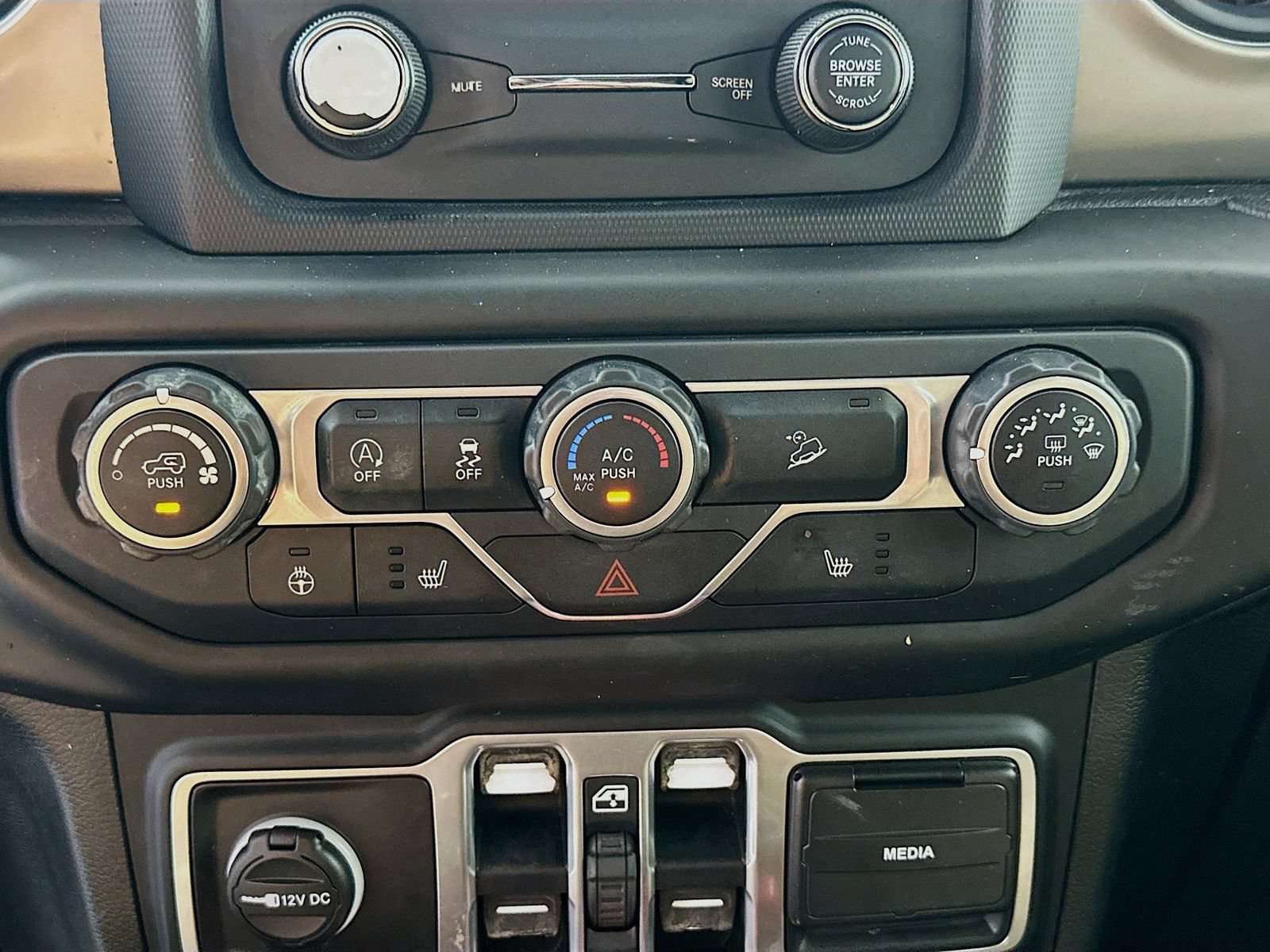 Used 2018 Jeep Wrangler Unlimited Sport S AWD/4WD image 15