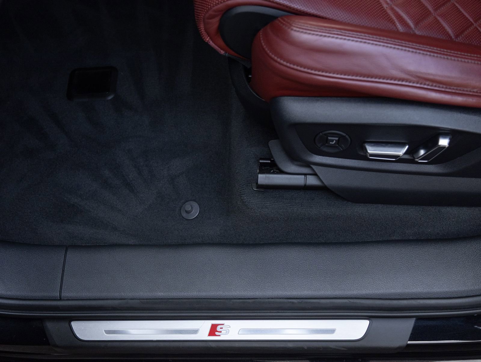 Used 2021 Audi SQ7 Prestige image 21