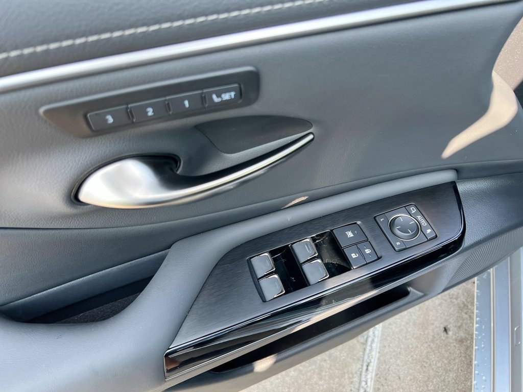 Certified 2025 Lexus ES 350 w/ Premium Package FWD image 11