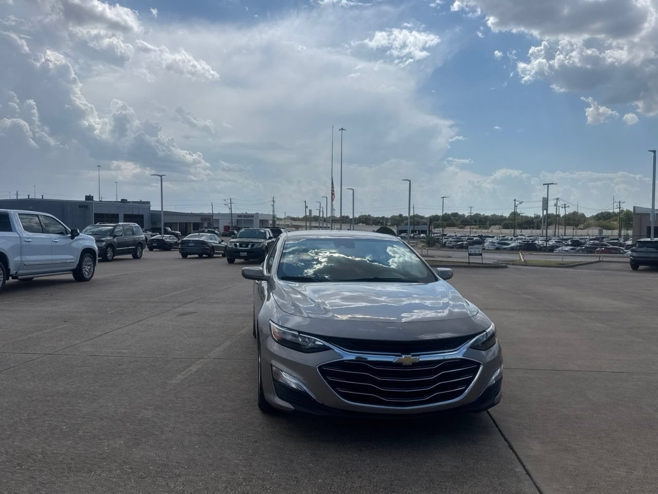 Used 2025 Chevrolet Malibu LS FWD image 4
