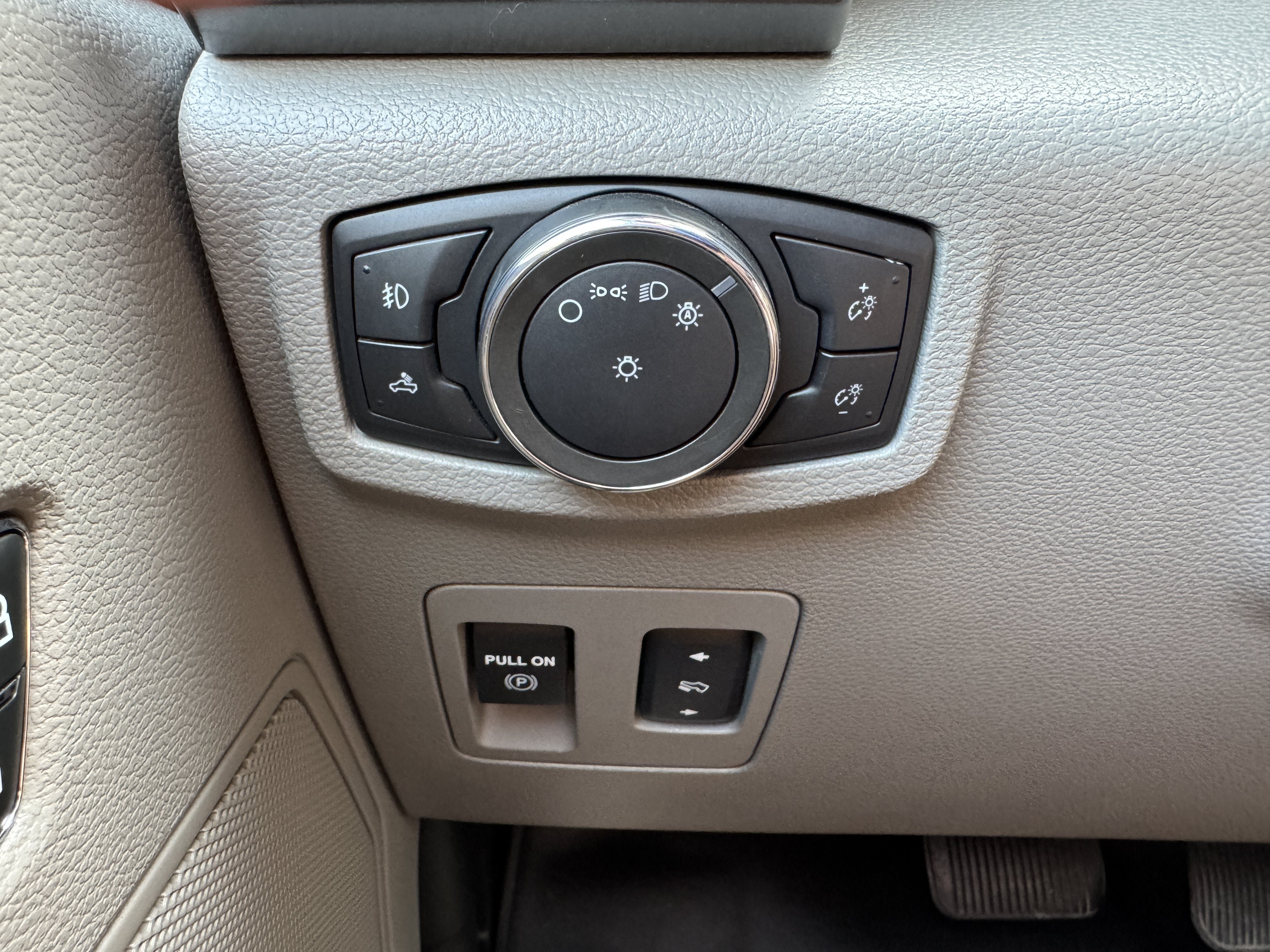 Used 2018 Ford F150 XLT w/ Equipment Group 302A Luxury AWD/4WD image 25