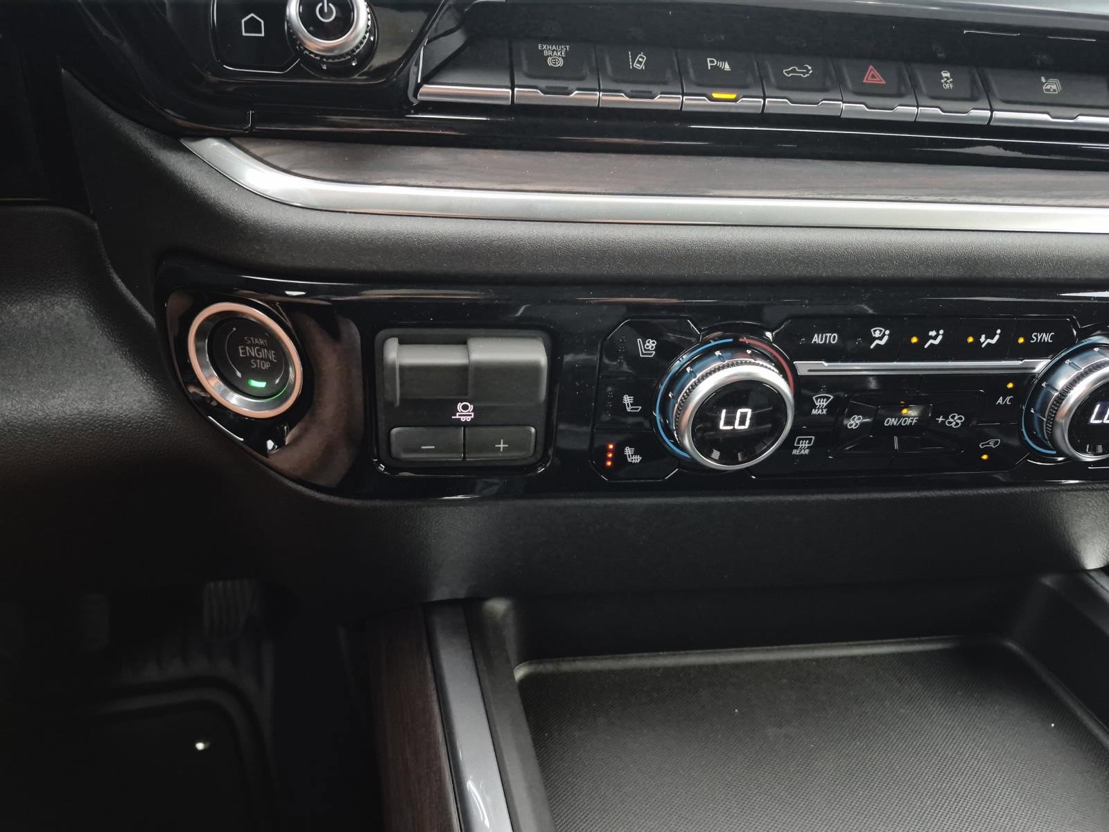 New 2026 GMC Sierra 3500 SLT w/ Texas SLT Premium Package image 24