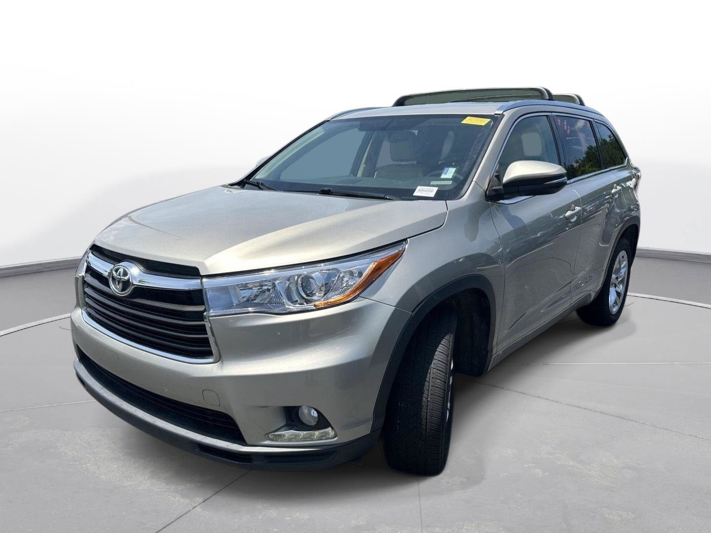 Used 2015 Toyota Highlander Limited FWD image 2