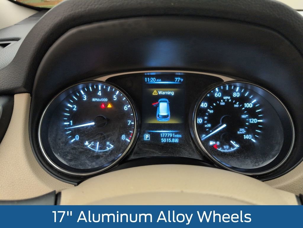 Used 2014 Nissan Rogue SV image 23