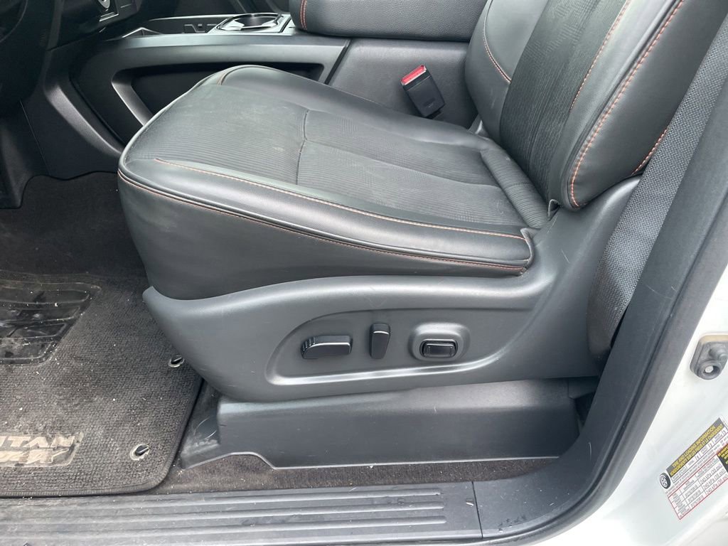 Used 2023 Nissan Titan PRO-4X image 11