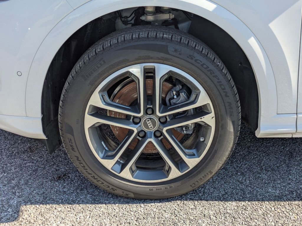 Certified 2025 Audi Q5 Premium w/ Convenience Package AWD/4WD image 25