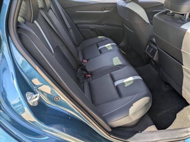 Used 2025 Toyota Camry SE image 17