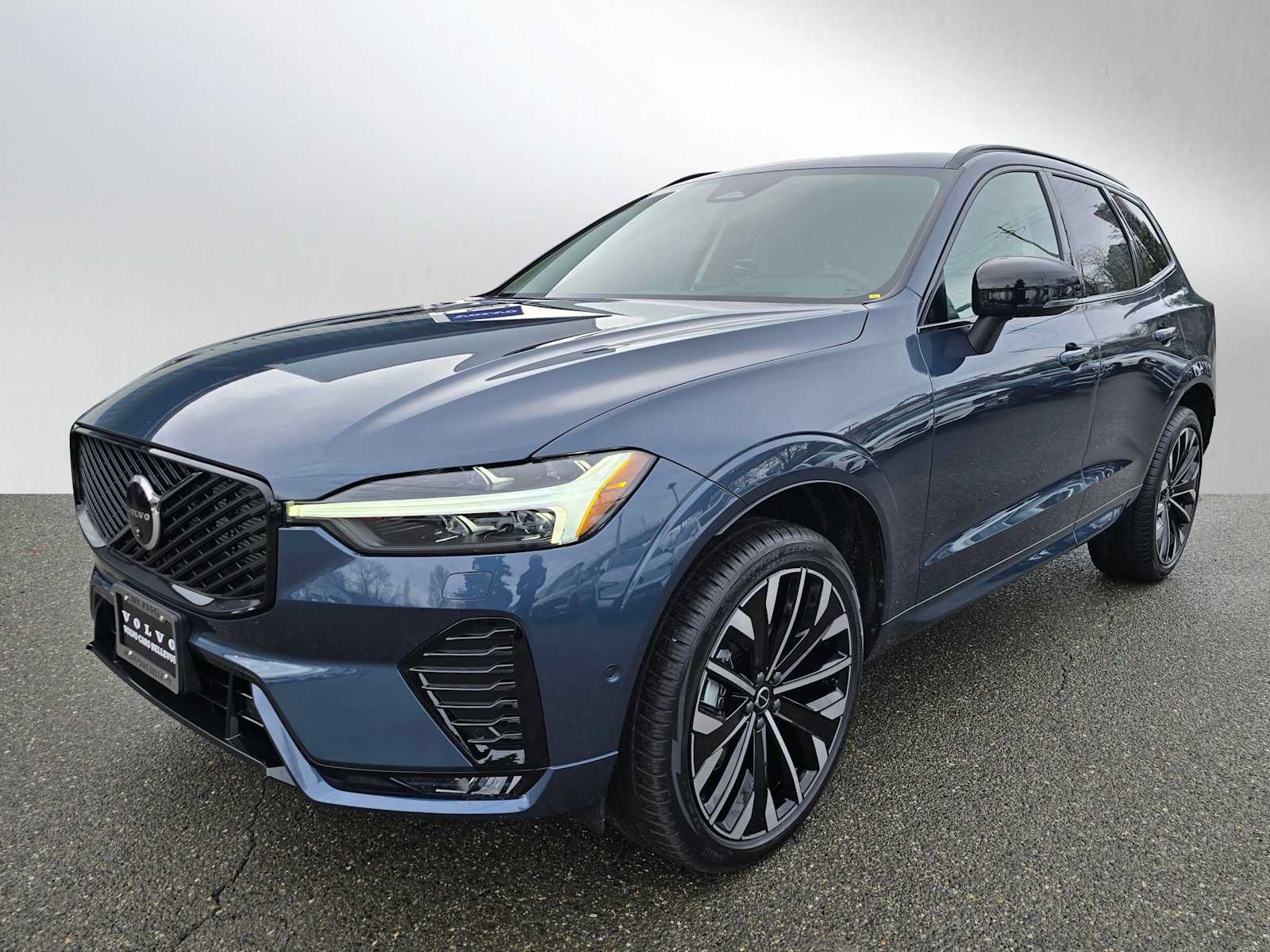 New 2026 Volvo XC60 B5 Ultra w/ Protection Package Premier AWD/4WD image 7