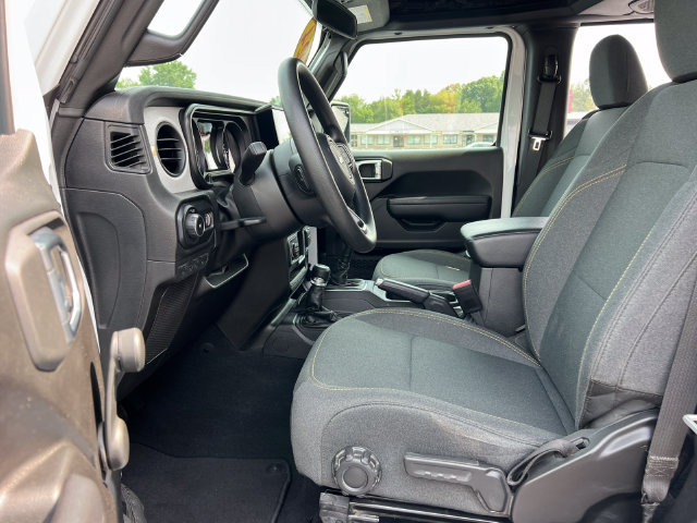 Used 2024 Jeep Wrangler Sport AWD/4WD image 4