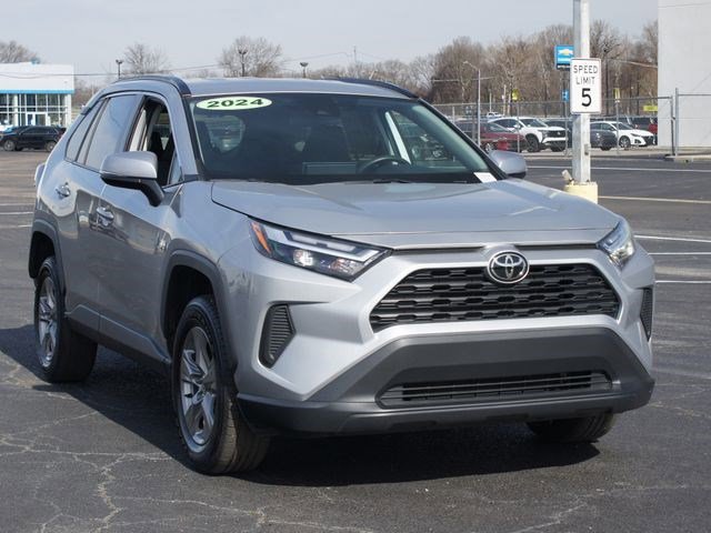 Used 2024 Toyota RAV4 XLE image 22