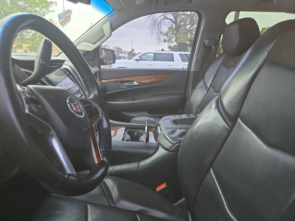 Used 2015 Cadillac Escalade Luxury AWD/4WD image 10