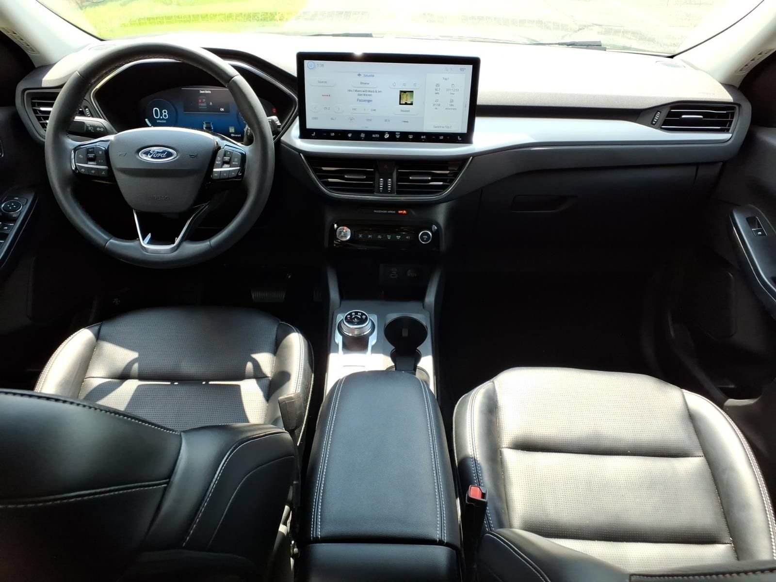 Used 2023 Ford Escape Platinum AWD/4WD image 32