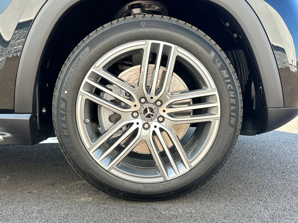 New 2026 Mercedes-Benz GLS 450 4MATIC image 38