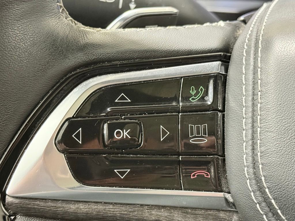 Used 2023 Jeep Grand Cherokee Overland w/ Advanced Protech Group III image 22