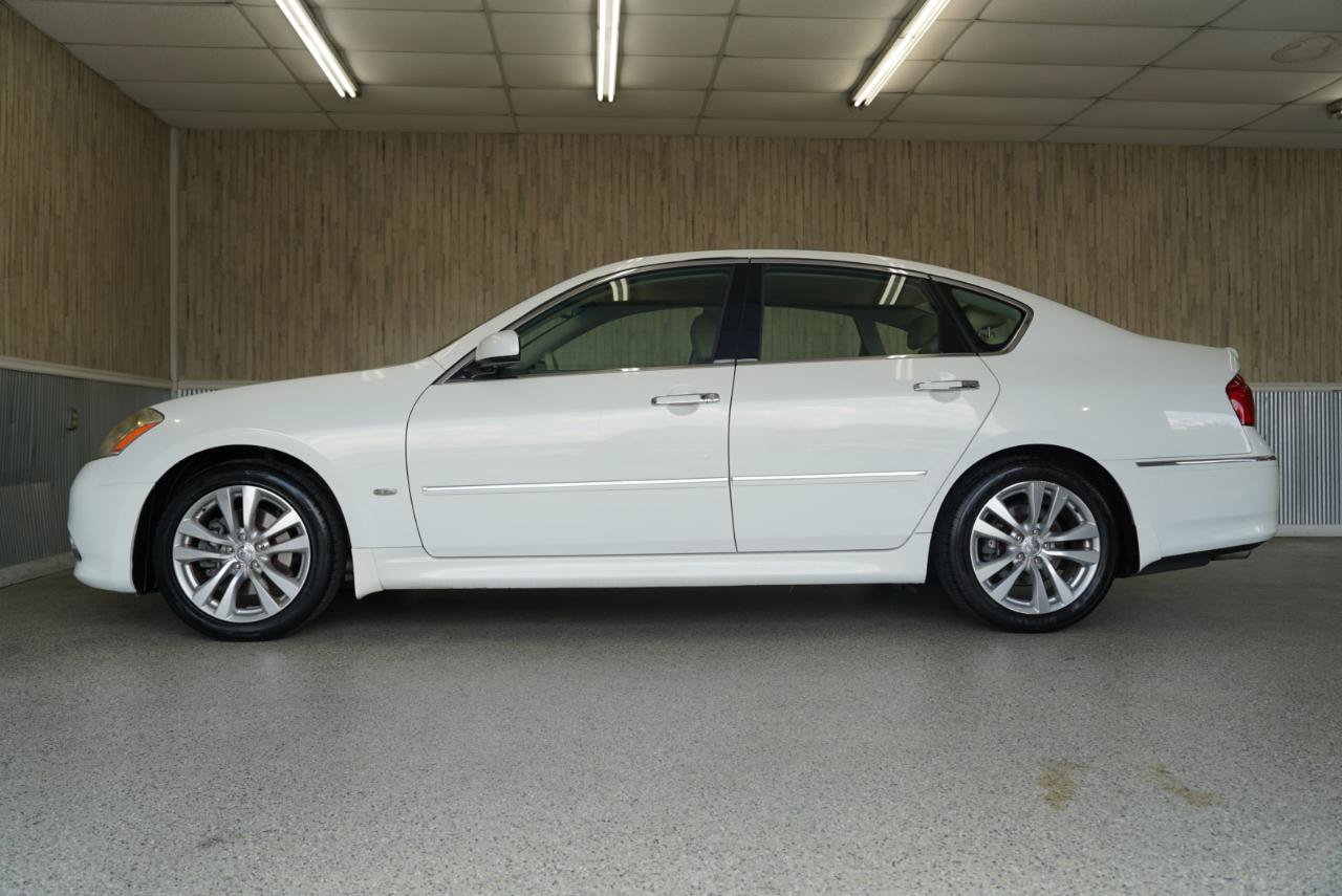 Used 2010 INFINITI M35 w/ Technology Pkg RWD image 5