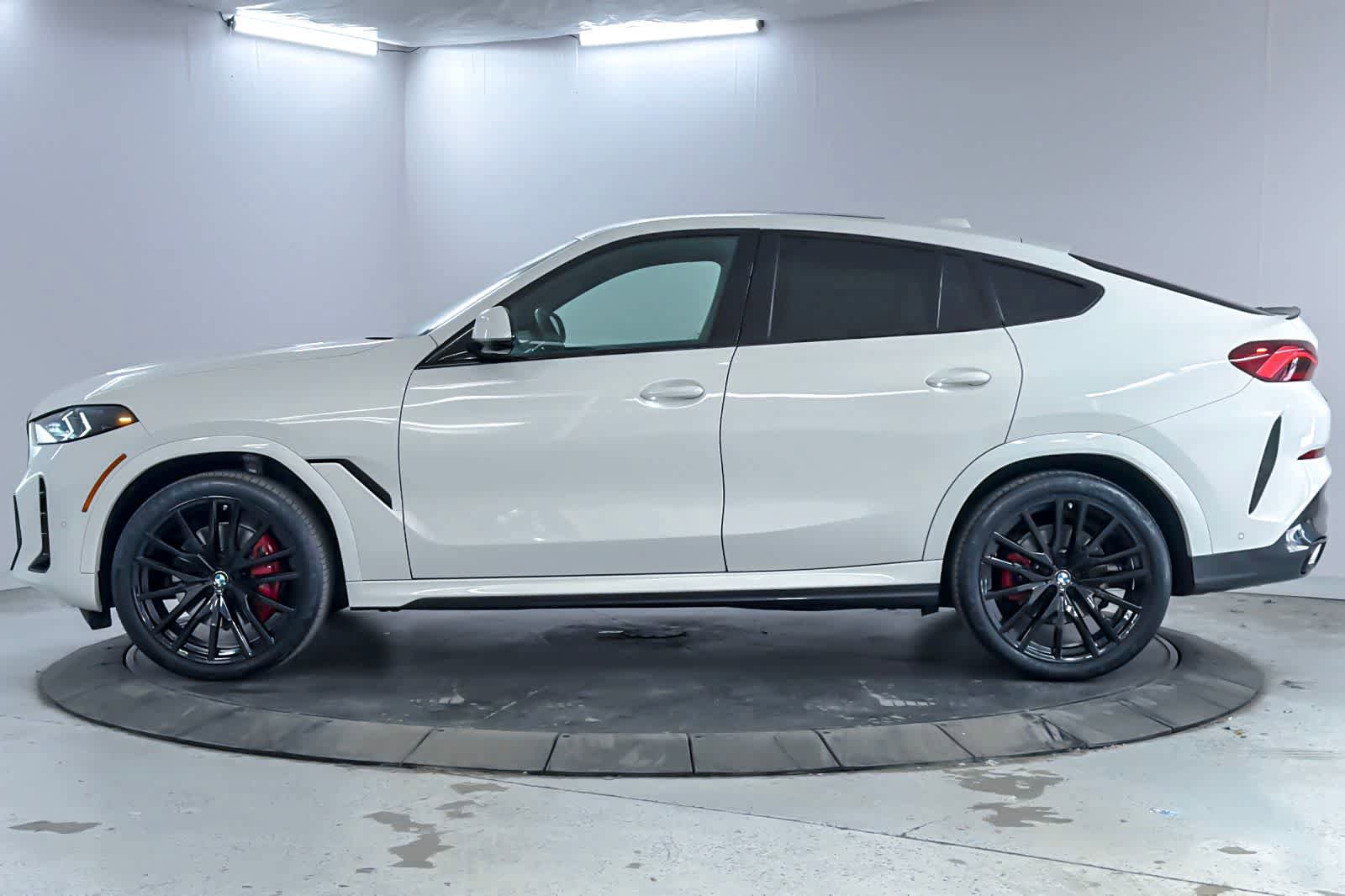 Used 2024 BMW X6 xDrive40i w/ Premium Package image 5