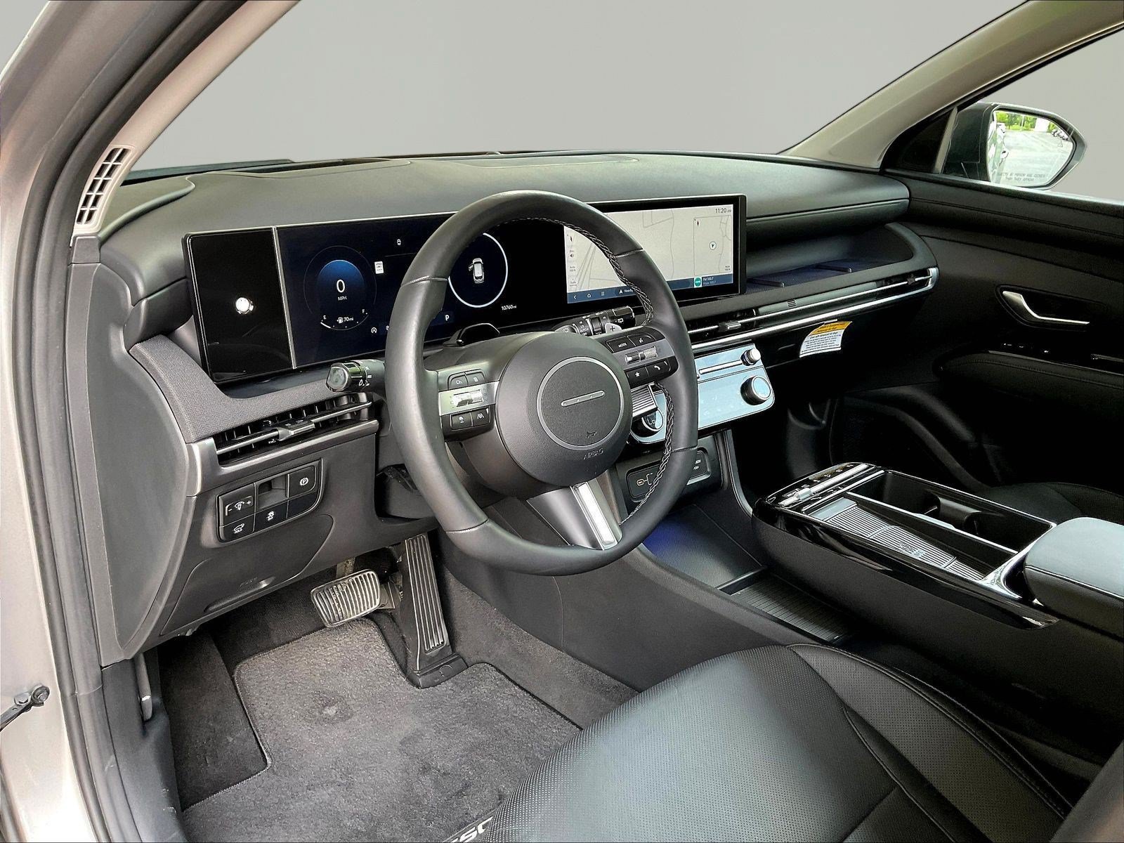 Used 2025 Hyundai Tucson Limited FWD image 17