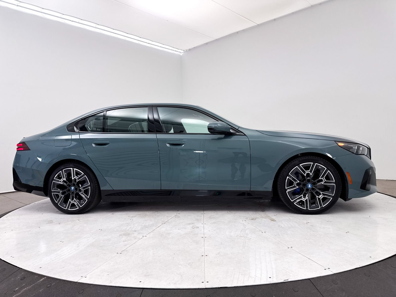 Used 2025 BMW i5 xDrive40 AWD/4WD image 42