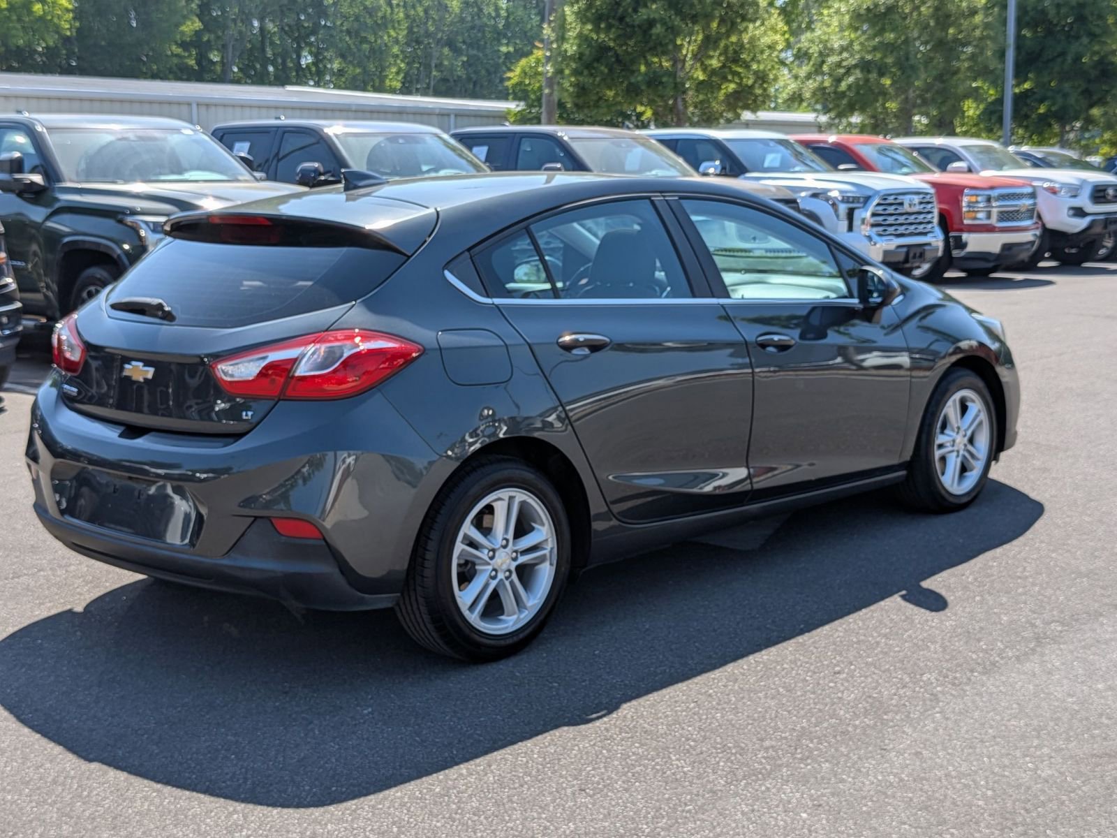Used 2017 Chevrolet Cruze LT w/ Sun And Sound Package FWD image 3