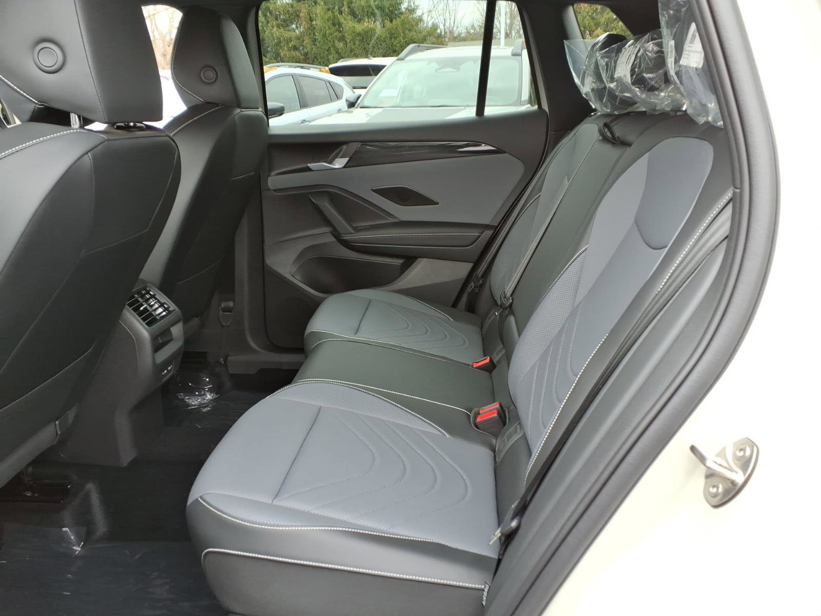 New 2026 Volkswagen Tiguan SE R-Line image 10