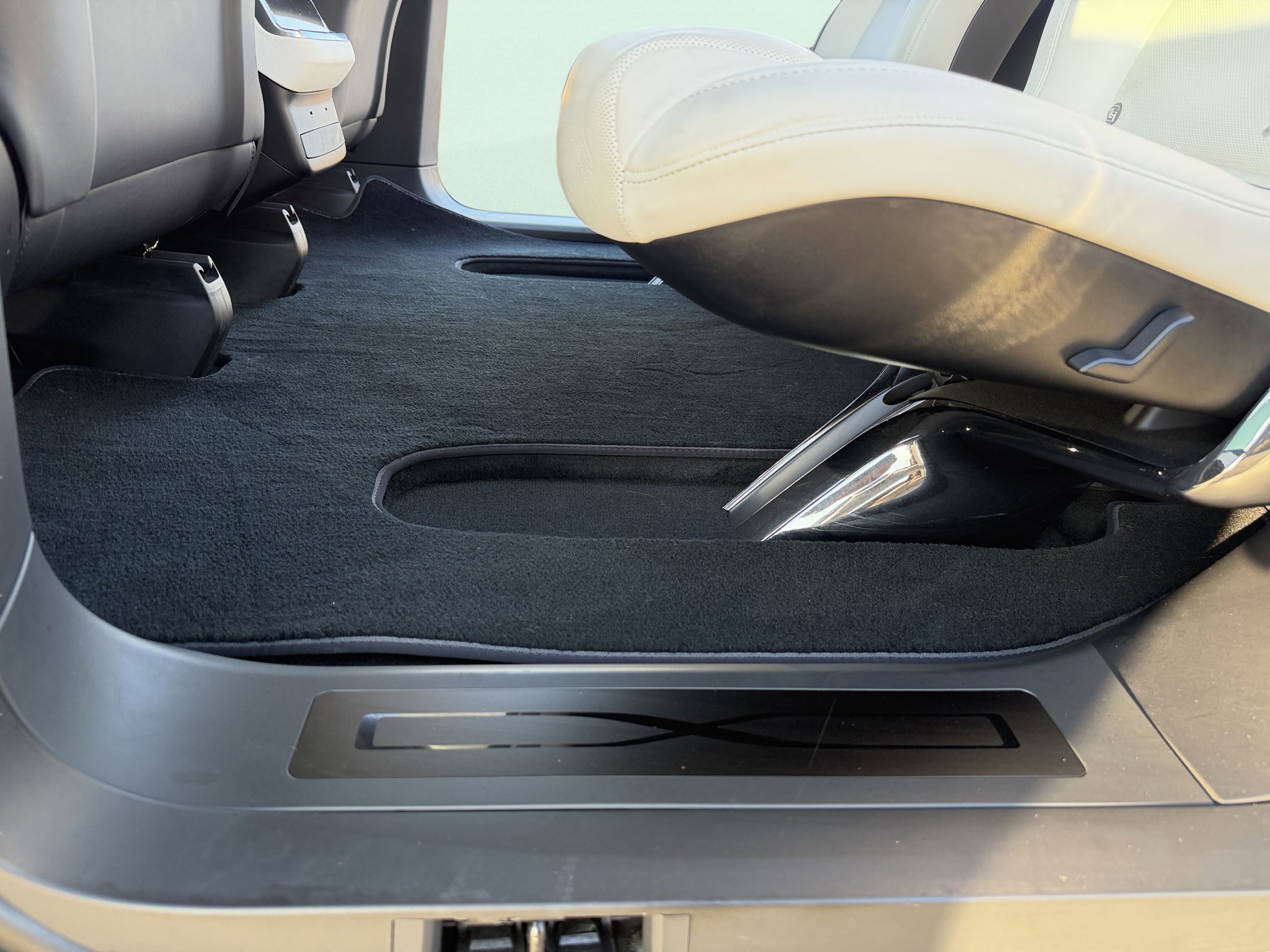 Used 2022 Tesla Model X image 33